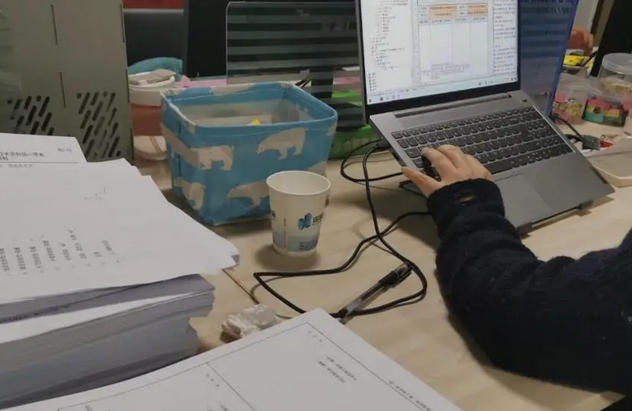 江 北区材料员证书什么样子