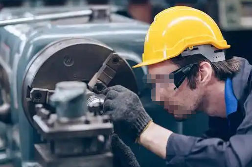 辽 宁劳务员标准员机械员工资多少